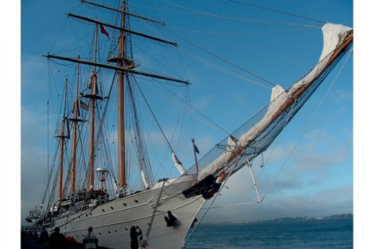 Billing Boats 1:100 Esmeralda Special Edition - Skrog i tre