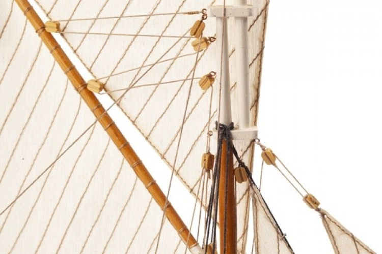 1:50 HENRIETTE MARIE - Skrog i tre