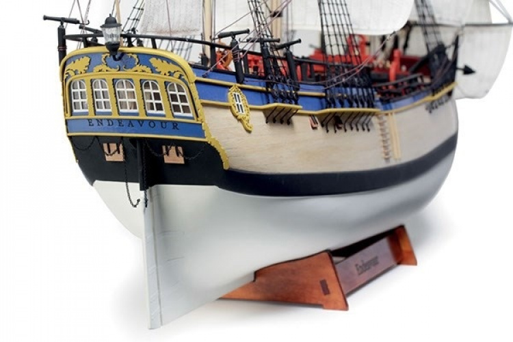 1:50 HMS Endeavour - Skrog i tre