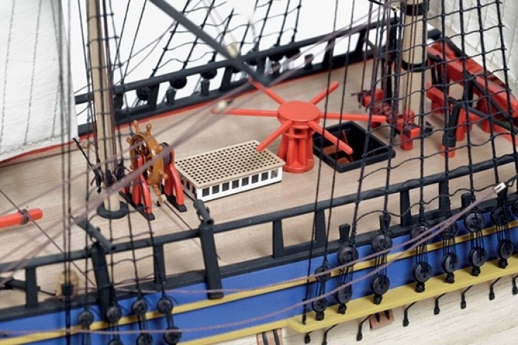 1:50 HMS Endeavour - Skrog i tre