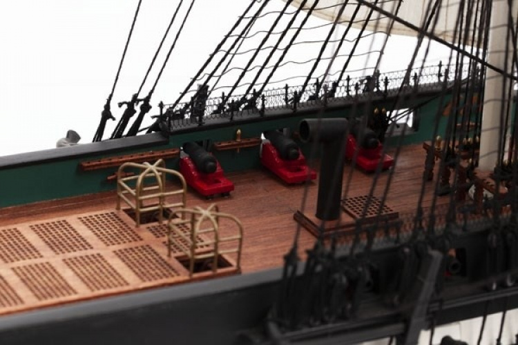 1:100 USS Constitution - Skrog i tre 1:100 USS Constitution - Skrog i tre