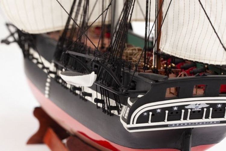 1:100 USS Constitution - Skrog i tre 1:100 USS Constitution - Skrog i tre