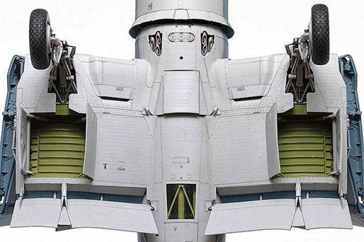 Tamiya 1/32 F4U-1 Corsair \' Birdcage\'