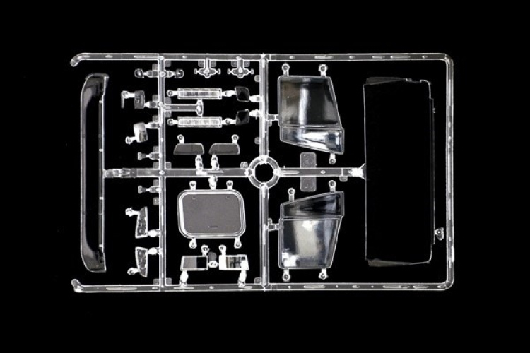 Italeri 1:24 IVECO Hi-Way 480 E5 (lavt tak)