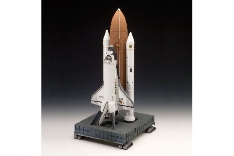 Revell Romfergen Discovery &Booster