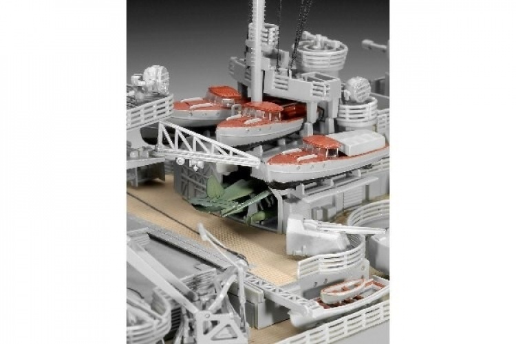 Revell Bismarck