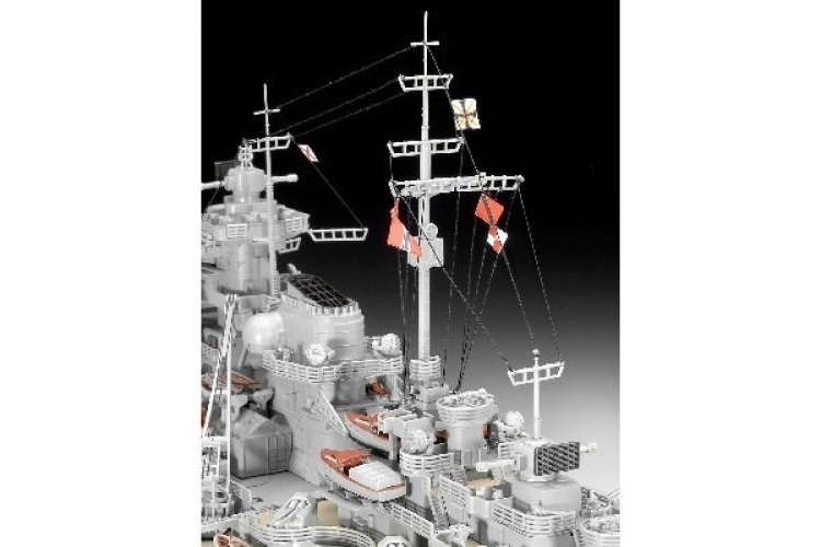 Revell Bismarck