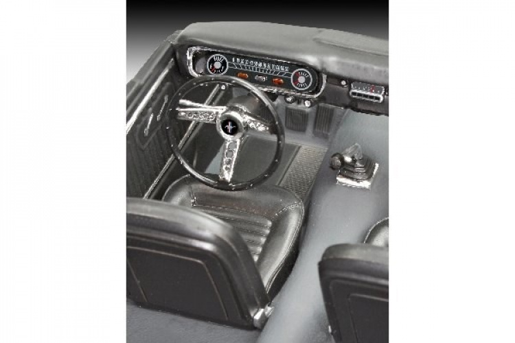 Revell 1965 Ford Mustang 2+2 Fastback