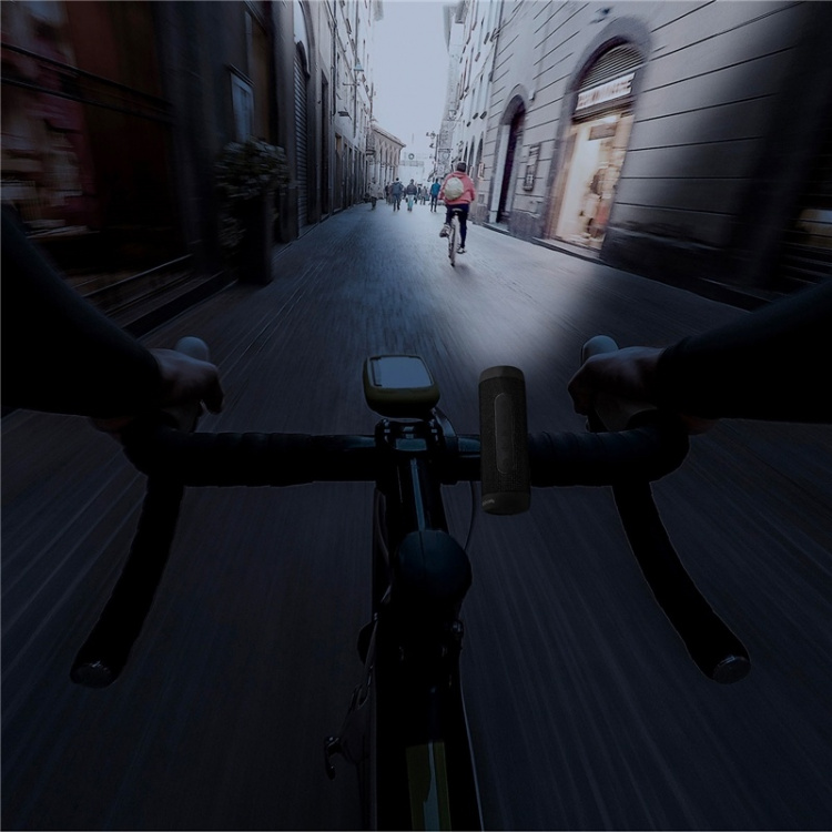 Celly Lampe/høyttaler/strømbank til sykkel/scooter Celly Lampe/høyttaler/strømbank til sykkel/scooter