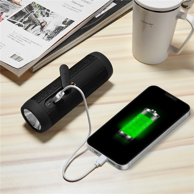 Celly Lampe/høyttaler/strømbank til sykkel/scooter Celly Lampe/høyttaler/strømbank til sykkel/scooter