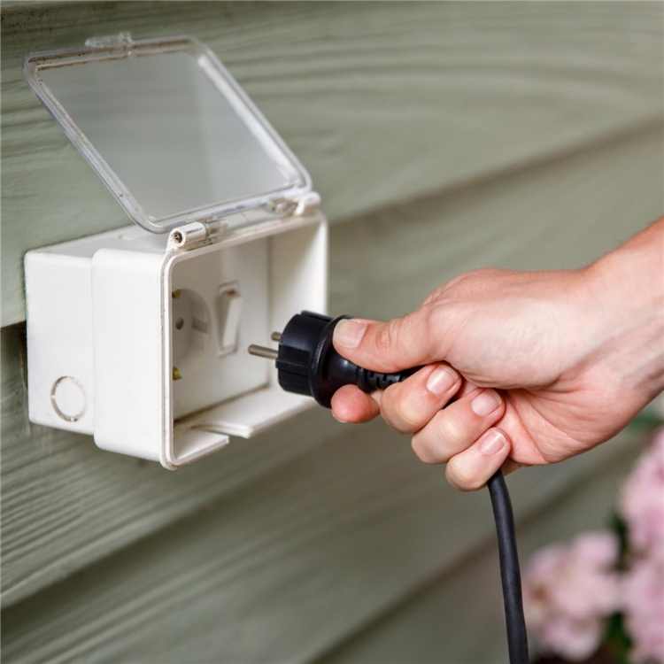 Philips Hue Utendørs T-kontakt + 2,5 m kabel Philips Hue Utendørs T-kontakt + 2,5 m kabel