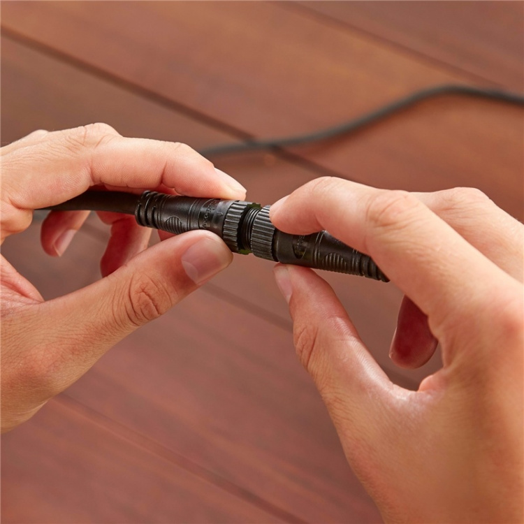 Philips Hue Utendørs T-kontakt + 2,5 m kabel Philips Hue Utendørs T-kontakt + 2,5 m kabel