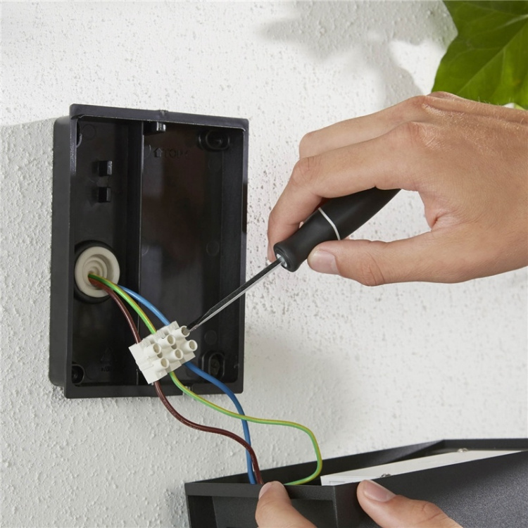 Philips Hue Resonate Vegglampe Wh/Col Amb Sv 230V