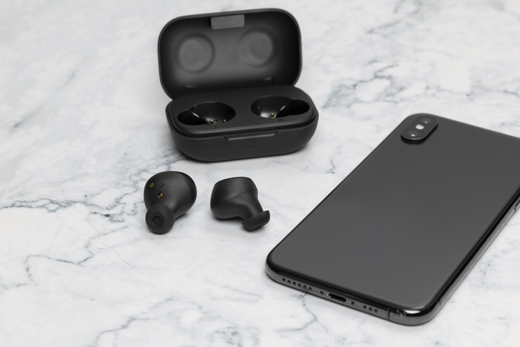 Streetz Trådløse in-ear-hodetelefoner med ladeetui, BT 5, TWS, svart