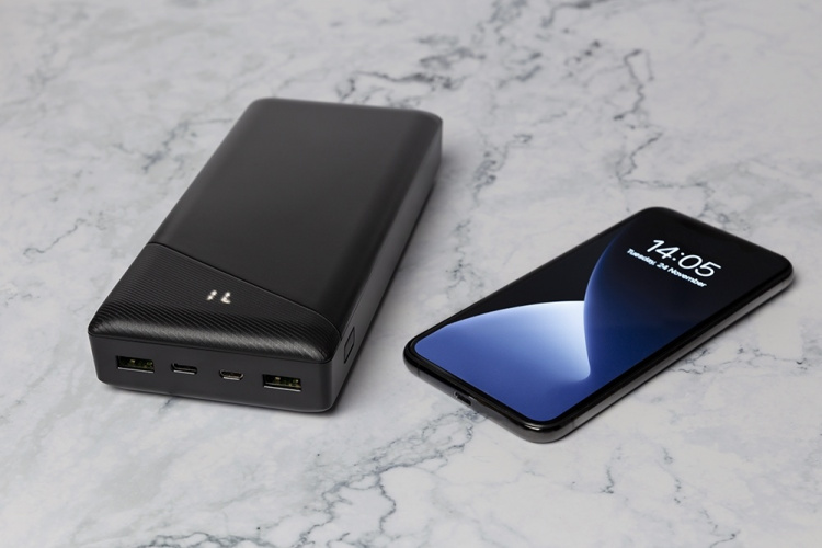 DELTACO Powerbank 30 000 mAh, 1x USB-C, 2x USB-A, hurtiglading