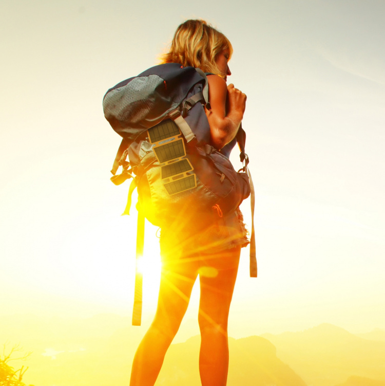 Celly Bærbar solcellelader 10W IP67