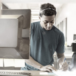 LogiLink Bluetooth Mono-headset med ladestativ LogiLink Bluetooth Mono-headset med ladestativ