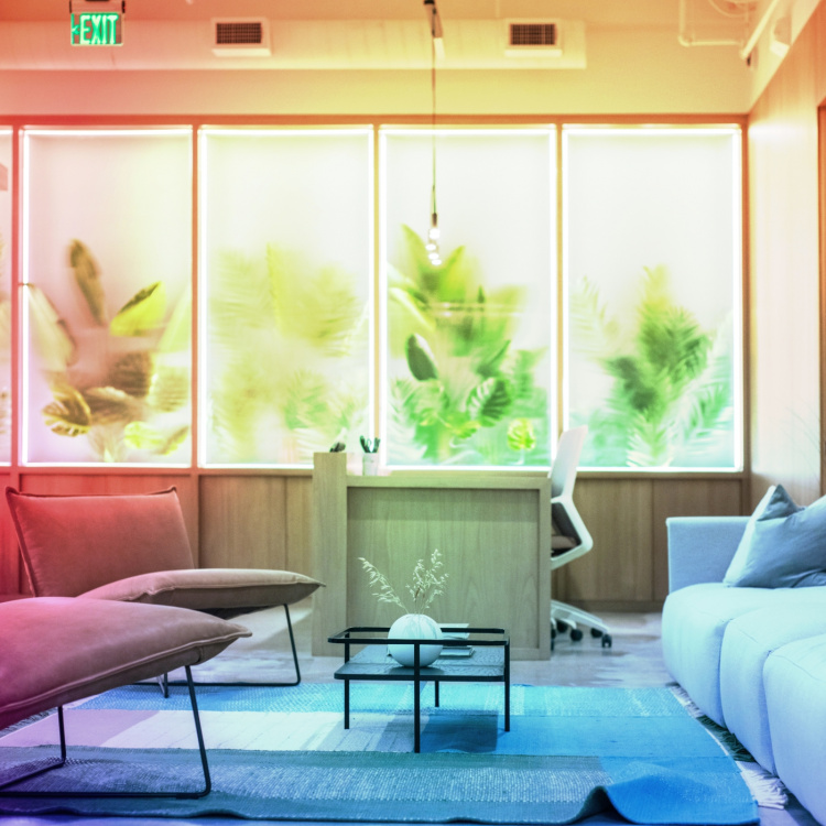 LogiLink RGB LED-stripe med fjernkontroll. 3 meter lang LogiLink RGB LED-stripe med fjernkontroll. 3 meter lang