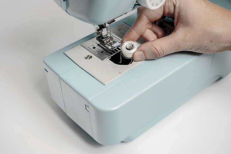 Brother LM14 Limited Edition Symaskin inkl. 10 spoler og fingerbeskyttere, Mint  Brother LM14 Limited Edition Symaskin inkl. 10 spoler og fingerbeskyttere, Mint