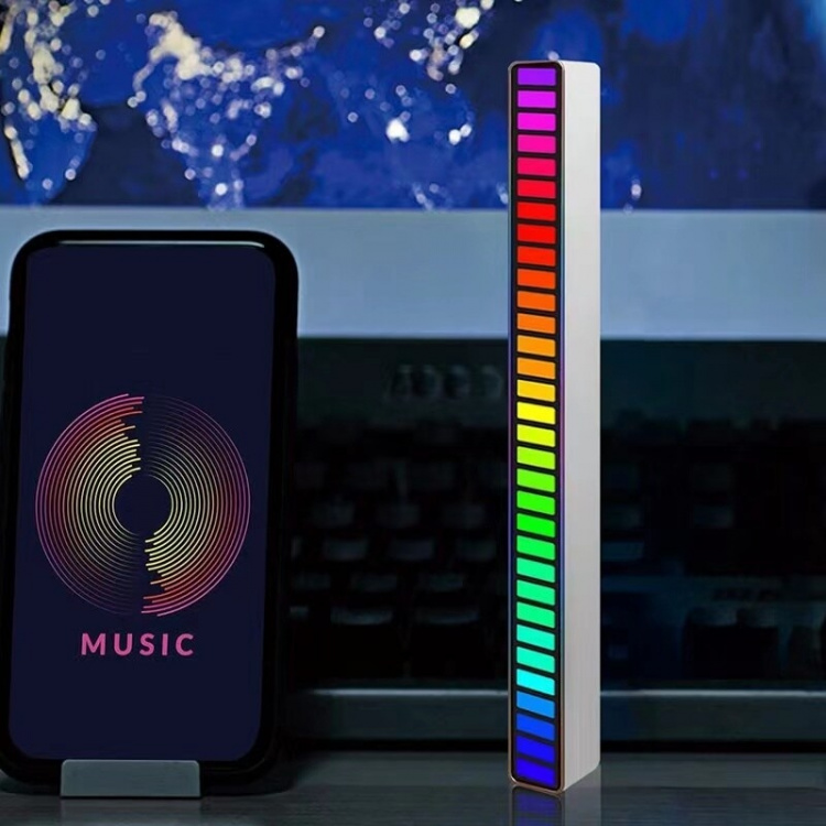 Mini RGB-lys som spiller i takt med musikken Mini RGB-lys som spiller i takt med musikken
