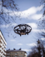 GADGETMONSTER UFO Drone, styr en UFO-drone med bare hendene GADGETMONSTER UFO Drone, styr en UFO-drone med bare hendene