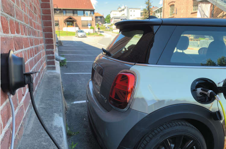 Kokong Ev Zen lader, Polar svart