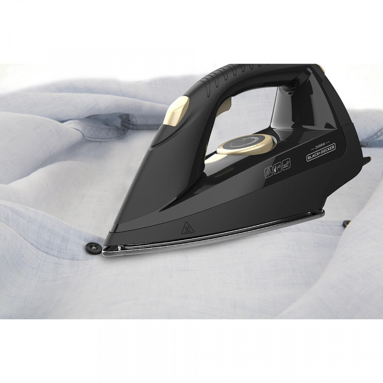 BLACK+DECKER Dampstasjon 2L 2400W