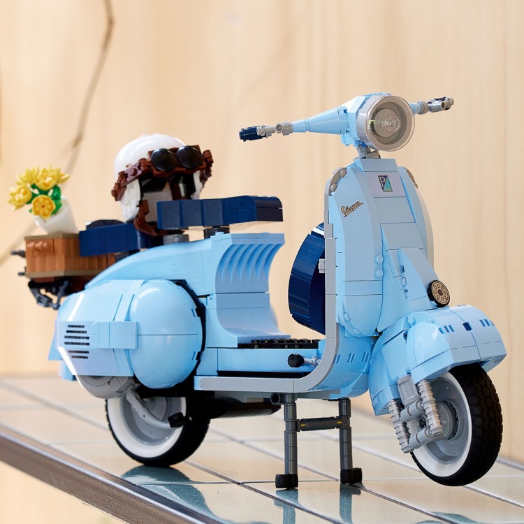 Lego Ikoner kjøretøy, Vespa 125