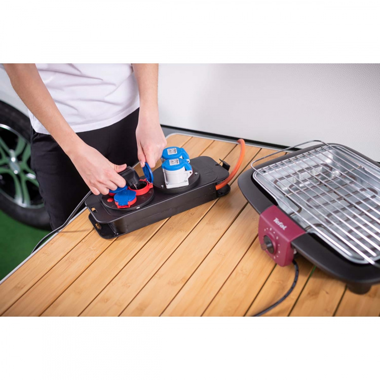 brennenstuhl Camping Fordelerboks med støpsel / strømfordeler 16A for camping og permanent utendørs bruk IP44 (campingvogn strømfordeler 1,50 m kabel i oransje)