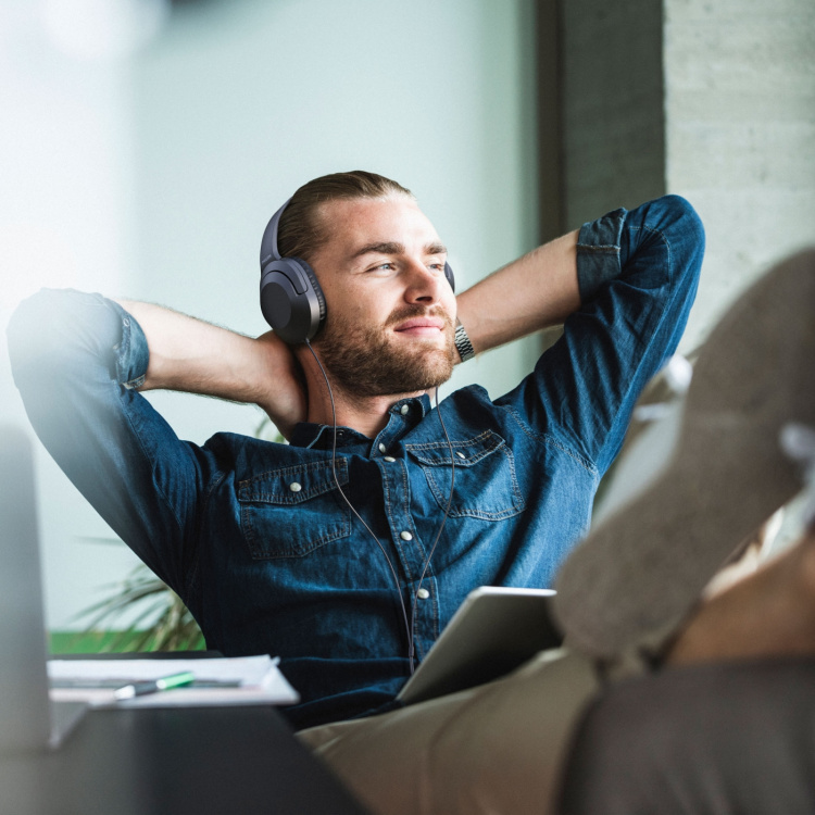 Philips Over-ear-hodetelefoner med ledning, svart