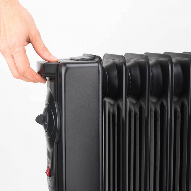 BLACK+DECKER Oljefylt element 2300W Svart BLACK+DECKER Oljefylt element 2300W Svart