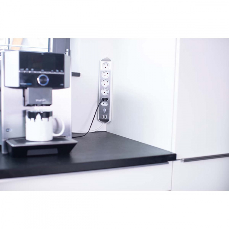 brennenstuhl Estilo 6-veis hjørnestikkontakt med høykvalitets rustfri ståloverflate for kjøkken og kontor (skrivebordsuttak med 4x beskyttende kontaktuttak, 2x Euro-uttak, inkl. USB-ladefunksjon) sølv/hvit TYPE F brennenstuhl Estilo 6-veis hjørnestikkontakt med høykvalitets rustfri ståloverflate for kjøkken og kontor (skrivebordsuttak med 4x beskyttende kontaktuttak, 2x Euro-uttak, inkl. USB-ladefunksjon) sølv/hvit TYPE F