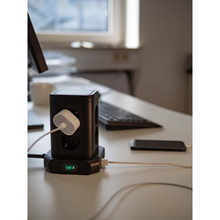 brennenstuhl 8-veis stikkontakttårn i 45° arrangement (4x USB, med 2 kabler, to-polet bryter) TYPE F