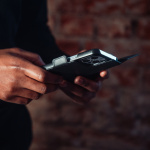 Krusell Leather Phone Wallet iPhone 13 Pro Max Svart