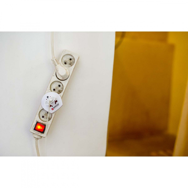 SKROSS Reise Adapter Verden-to-Europa Earthed SKROSS Reise Adapter Verden-to-Europa Earthed