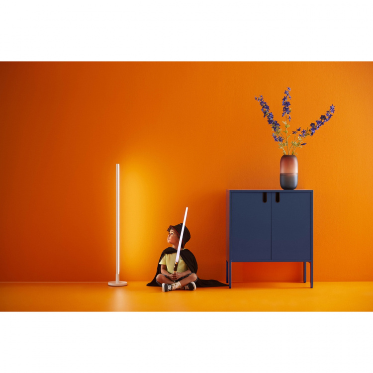 WiZ WiFi Stavgulvlampe RGB flerfarget 150 cm WiZ WiFi Stavgulvlampe RGB flerfarget 150 cm