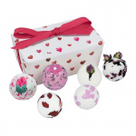 Bomb Cosmetics Little Box Of Love Gaveeske