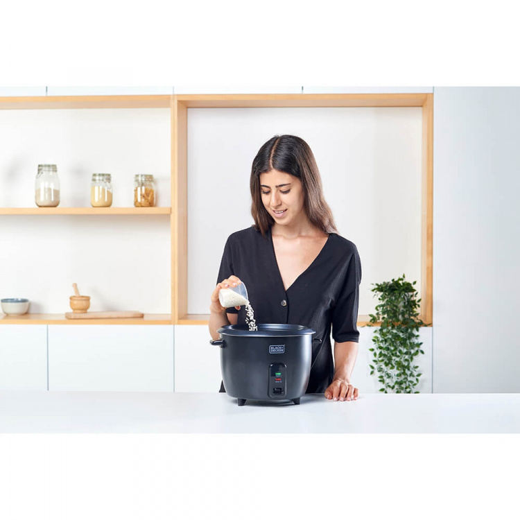 BLACK+DECKER Riskokier 1,8L Svart BLACK+DECKER Riskokier 1,8L Svart