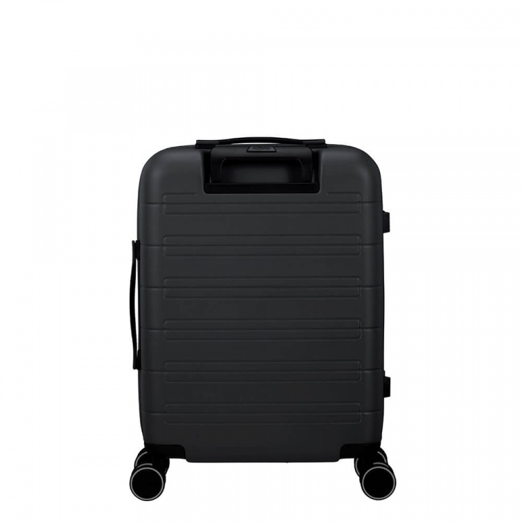 American Tourister Nova Stream Spinner 55/20 Expand Svart American Tourister Nova Stream Spinner 55/20 Expand Svart