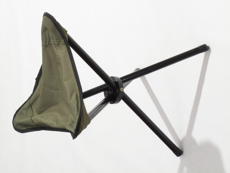 Briv Trebeint krakk - Stol med 3 ben, 31x31x42 cm, Grønn