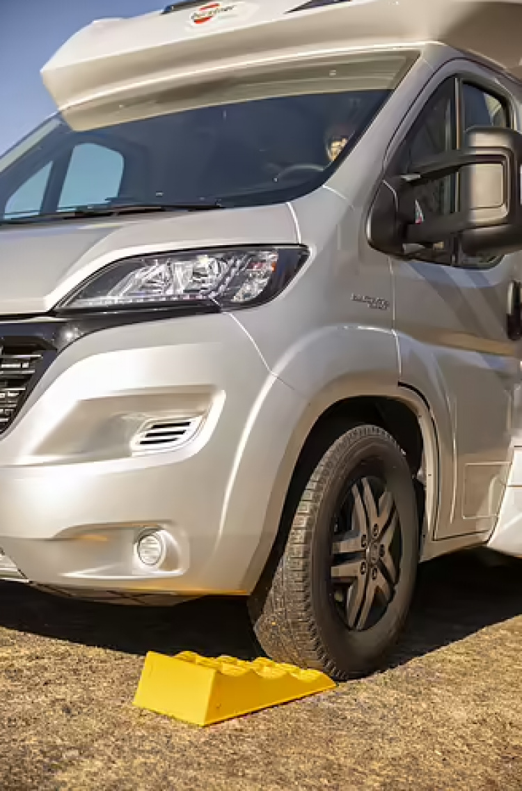 Kraftige nivåklosser for bil, bobil eller campingvogn, 2-pk Kraftige nivåklosser for bil, bobil eller campingvogn, 2-pk