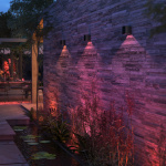 Philips Hue Resonate nedovervendt vegglampe hvit og Colour Ambiance svart Philips Hue Resonate nedovervendt vegglampe hvit og Colour Ambiance svart