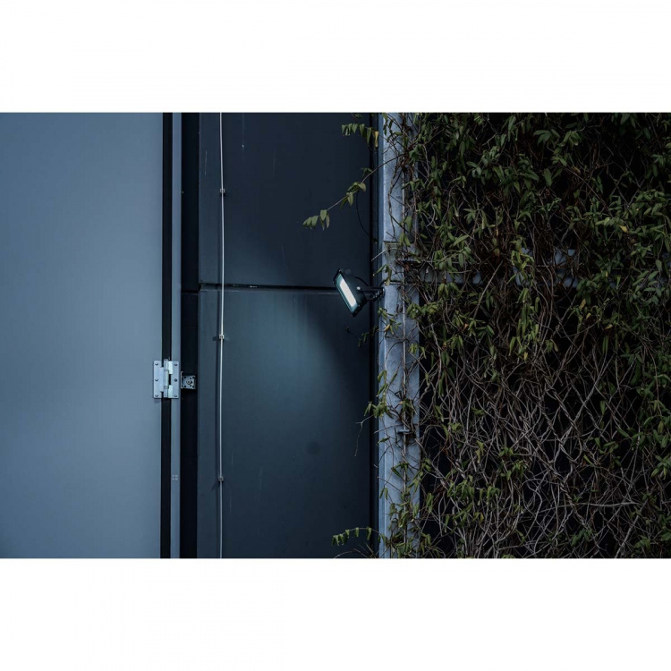 brennenstuhl LED Spotlight JARO 14060 / LED Floodlight 100W for utendørs bruk (LED utendørslys for veggmontering, med 11500lm, laget av aluminium av høy kvalitet, IP65)