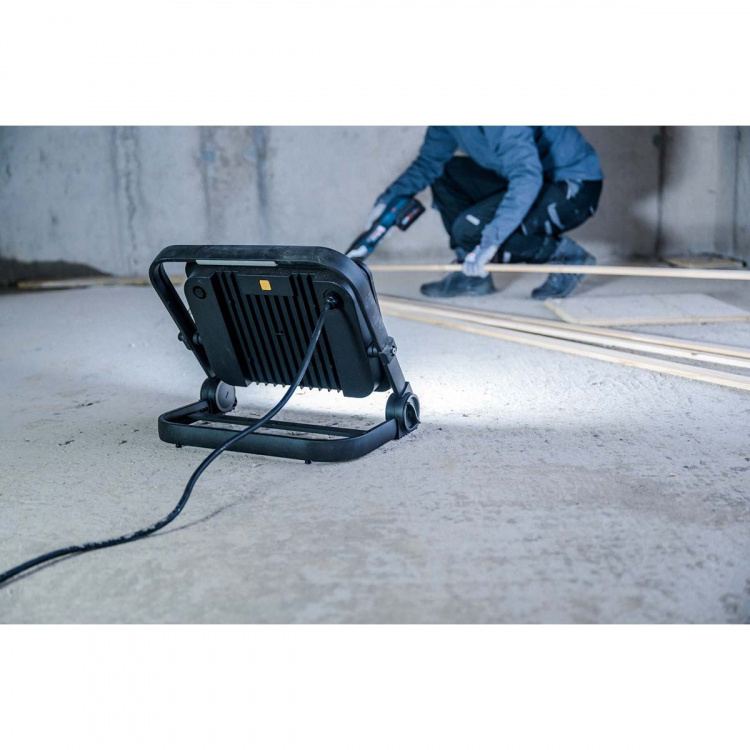 brennenstuhl Mobil LED konstruksjonslampe JARO 14060 M / LED arbeidslampe 100W for utvendig (LED-flomlys med 5m kabel, LED nødbelysning med 11500lm laget av aluminium av høy kvalitet, dimbar, IP65)