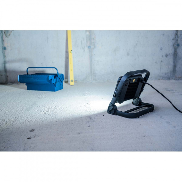 brennenstuhl Mobil LED konstruksjonslampe JARO 14060 M / LED arbeidslampe 100W for utvendig (LED-flomlys med 5m kabel, LED nødbelysning med 11500lm laget av aluminium av høy kvalitet, dimbar, IP65)