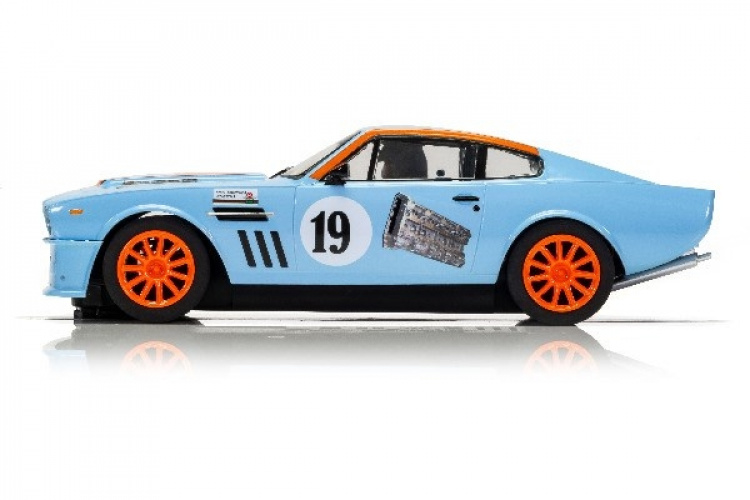 Scalextric Aston Martin V8 - Gulf Edition - Rikki Cann Racing