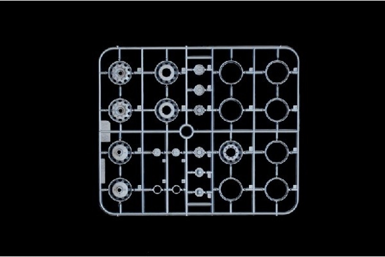 ITALERI 1:35 EUROPEAN TYRES and RIMS ITALERI 1:35 EUROPEAN TYRES and RIMS