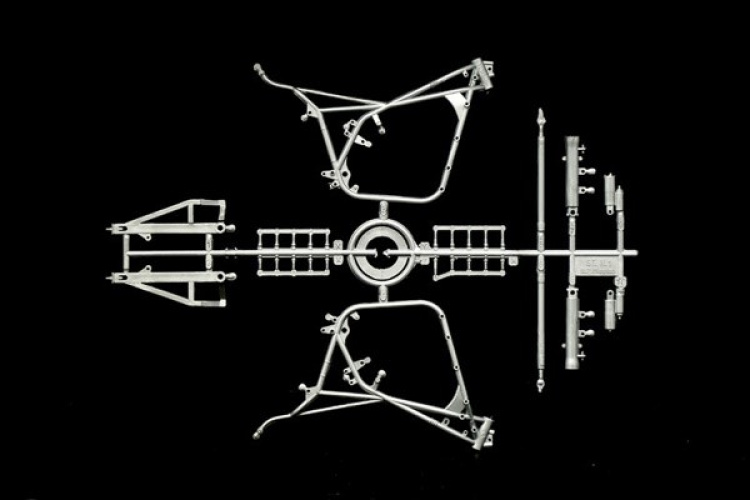 Italeri 1:9 Suzuki RG 500 XR27 1978 Team Heron Italeri 1:9 Suzuki RG 500 XR27 1978 Team Heron