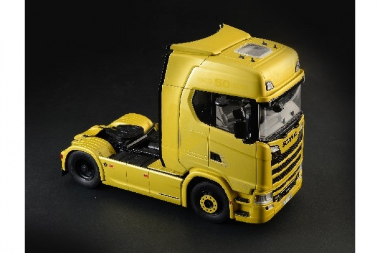 Italeri 1: 24 Scania S730 Highline 4x2