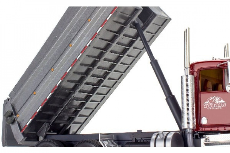 Revell Kenworth W-900 dumper